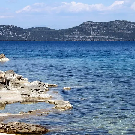 With A Parking Space Mali Iz *