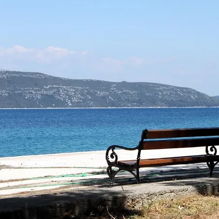 With A Parking Space Mali Iz *