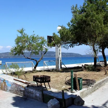 With A Parking Space Mali Iz *