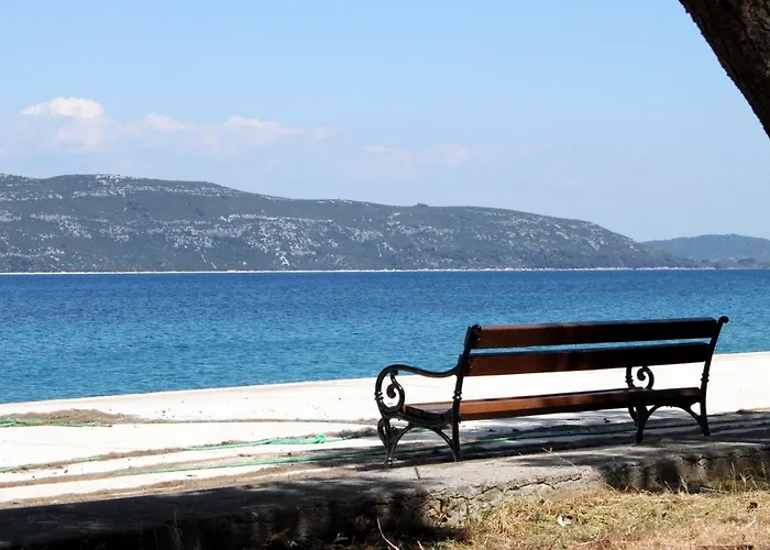 With A Parking Space Mali Iz *