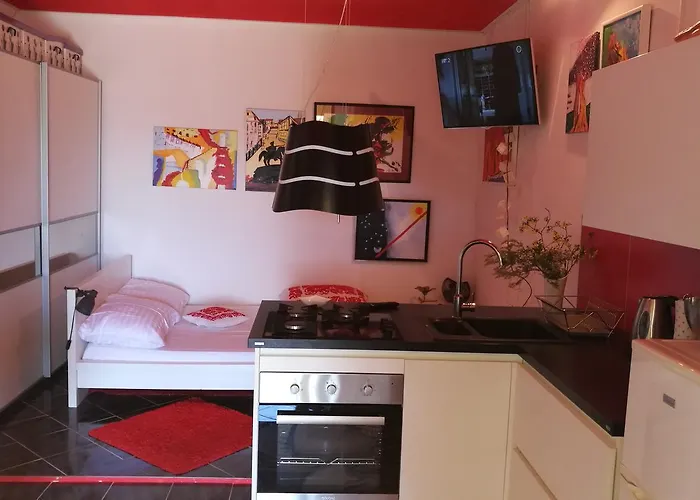 With A Parking Space Mali Iz Апартаменты