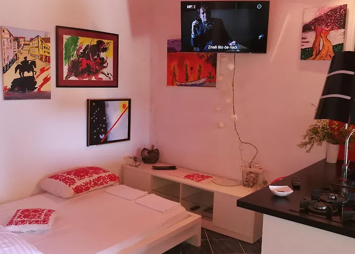 Апартаменты With A Parking Space Mali Iz